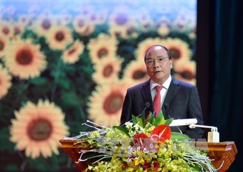 Thủ tướng yêu cầu "3 đồng hành, 5 hỗ trợ" với doanh nghiệp Việt