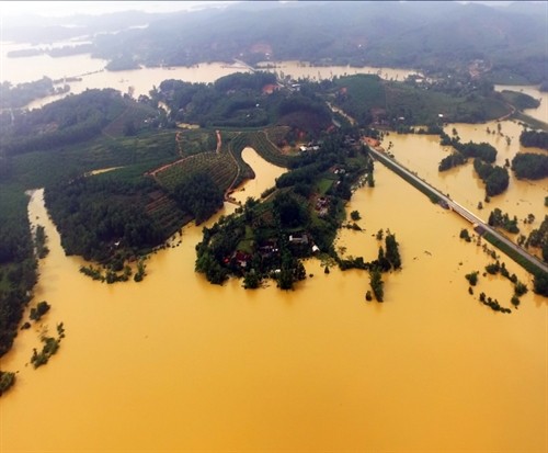 Công điện của Thủ tướng Chính phủ về việc khắc phục mưa lũ tại miền Trung và ứng phó khẩn cấp bão số 7