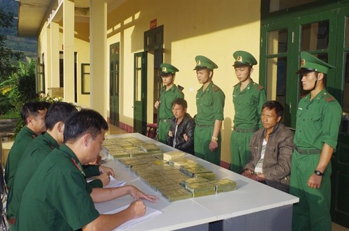 Bộ đội Biên phòng Thanh Hóa bắt 2 đối tượng vận chuyển 69 bánh heroin