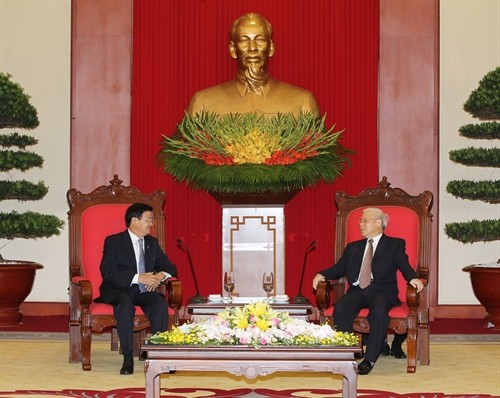 Tổng Bí thư Nguyễn Phú Trọng tiếp Thủ tướng Lào Thoong-lun Xi-xu-lít
