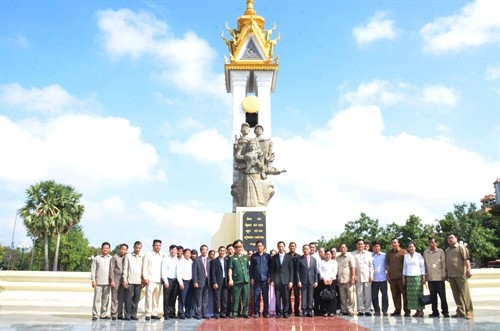 Khánh thành Đài tưởng niệm Quân tình nguyện Việt Nam tại thủ đô Phnom Penh