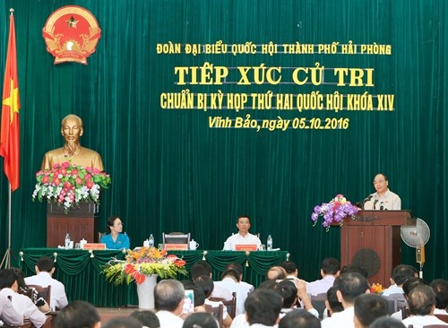 Thủ tướng Nguyễn Xuân Phúc tiếp xúc cử tri huyện Vĩnh Bảo, Hải Phòng