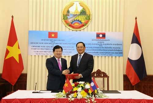 Hoạt động của Phó Thủ tướng Chính phủ Trịnh Đình Dũng tại Lào