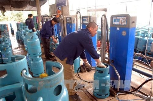 Từ 1/11, giá gas tăng 19.000 đồng/bình 12kg