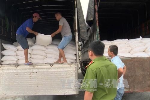 Thành phố Hồ Chí Minh: Bắt giữ hai xe tải chở 33 tấn đường cát không rõ nguồn gốc
