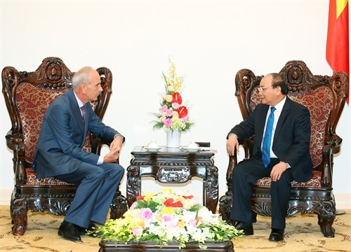 Thủ tướng Nguyễn Xuân Phúc tiếp Đại sứ Bồ Đào Nha và Đại sứ Serbia