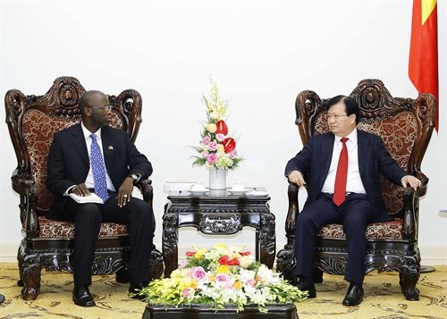 Phó Thủ tướng Trịnh Đình Dũng tiếp Giám đốc Quốc gia Ngân hàng Thế giới tại Việt Nam