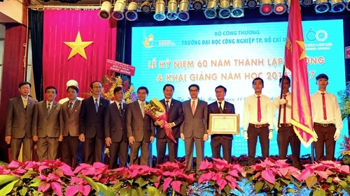 Phó Thủ tướng Vũ Đức Đam dự lễ kỷ niệm 60 năm thành lập trường Đại học Công nghiệp Thành phố Hồ Chí Minh