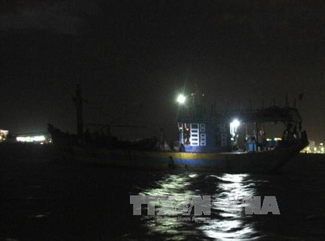 Thông tin về vụ việc tàu chở hàng của Việt Nam bị cướp biển tấn công tại Philippines.