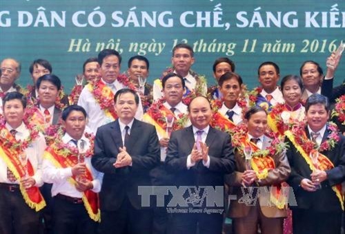 Thủ tướng Nguyễn Xuân Phúc dự Lễ Tôn vinh Hợp tác xã, Tổ hợp tác tiêu biểu