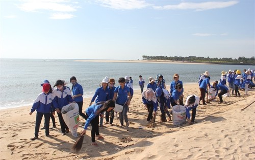 Bình Thuận nâng cao hiệu quả thu gom, xử lý rác thải ven biển