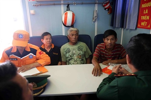 Đà Nẵng: Đưa thuyền viên của tàu gặp nạn trên biển vào bờ an toàn