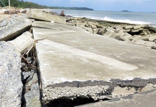 Xã đảo Tam Hải tiếp tục bị sạt lở nghiêm trọng