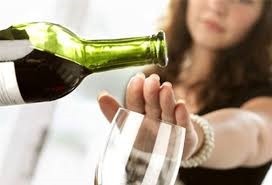 Rượu, bia gây ra những tác hại về sức khỏe và nhiều vấn đề xã hội nghiêm trọng 