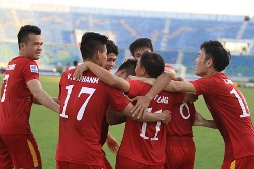  AFF Suzuki Cup 2016: Trọng Hoàng tỏa sáng, tuyển Việt Nam chạm tay vào vé bán kết