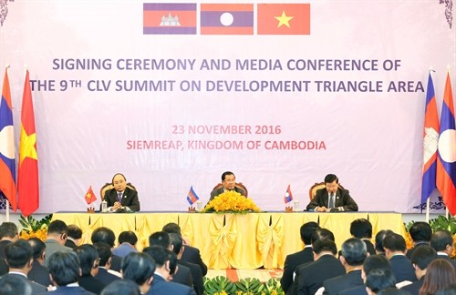 Thủ tướng Campuchia, Lào, Việt Nam gặp gỡ báo chí