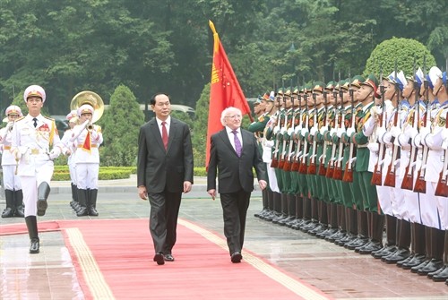 Chủ tịch nước Trần Đại Quang tiếp đón Tổng thống Ireland thăm cấp Nhà nước tới Việt Nam