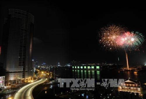 Thành phố Hồ Chí Minh xã hội hóa kinh phí bắn pháo hoa chào đón năm mới 2017