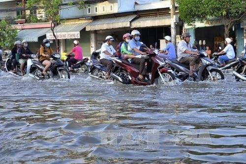 Mưa vẫn chưa dứt ở các tỉnh Thừa Thiên-Huế đến Phú Yên gây ngập lụt nặng