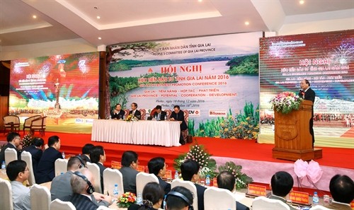 Thủ tướng Nguyễn Xuân Phúc: Không để tình trạng “trên rải thảm, dưới rải đinh” với các nhà đầu tư tại Gia Lai