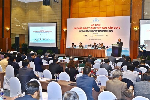 Phó Thủ tướng Trương Hòa Bình chủ trì hội nghị An toàn giao thông quốc gia 2016