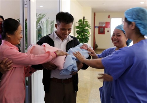 Bệnh viện A Thái Nguyên đón 3 em bé đầu tiên chào đời bằng phương pháp thụ tinh trong ống nghiệm