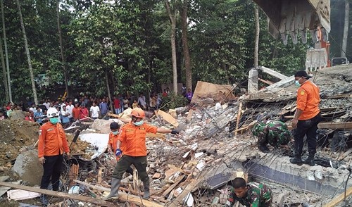 Thương vong trong động đất ở Indonesia tăng cao