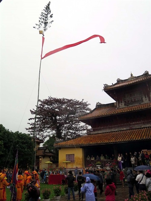 Tái hiện Lễ dựng cây Nêu ngày Tết - nét đẹp văn hóa trong cung triều Nguyễn