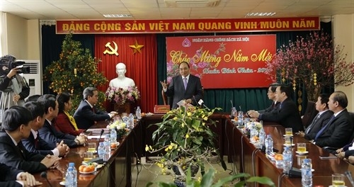 Phó Thủ tướng Nguyễn Xuân Phúc thăm, chúc Tết ngành Ngân hàng