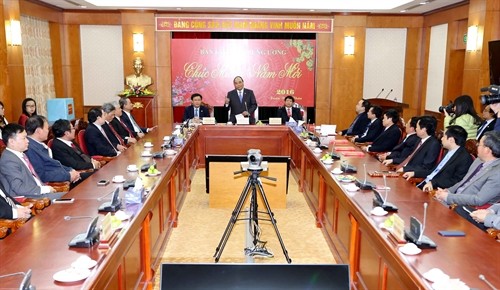 Phó Thủ tướng Nguyễn Xuân Phúc thăm và làm việc với Ban Kinh tế Trung ương