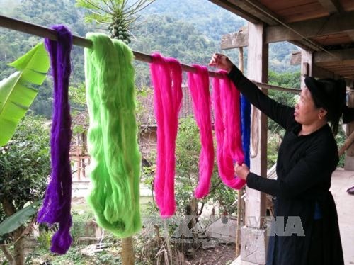 Cần lưu giữ và phát triển nghề dệt thủ công truyền thống của người Tày ở Bắc Kạn