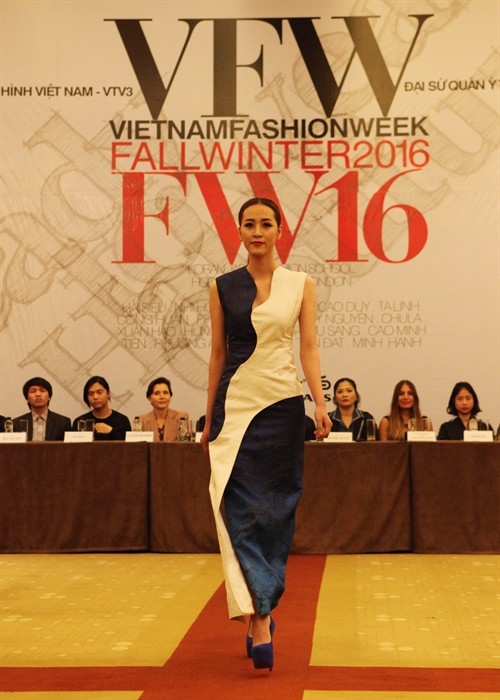 Tuần lễ thời trang Việt Nam Thu Đông 2016: Ghi dấu ấn của nhiều nhà thiết kế trẻ
