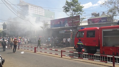 Gia Lai: Hỏa hoạn thiêu rụi một cửa hàng bách hóa ở thành phố Pleiku 