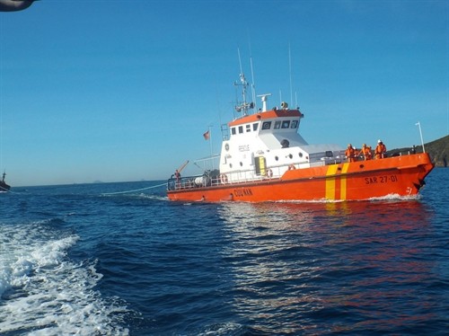 Cứu nạn thành công hai ngư dân Khánh Hòa bị nạn ngoài khơi