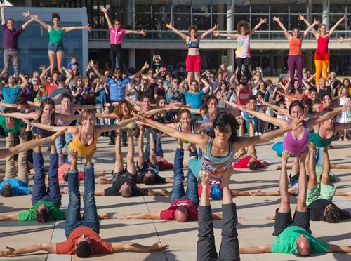 Màn trình diễn lập kỷ lục thế giới nhiều người tập Yoga đối kháng nhất