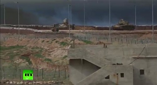 Xe tăng Thổ Nhĩ Kỳ ồ ạt áp sát biên giới Syria