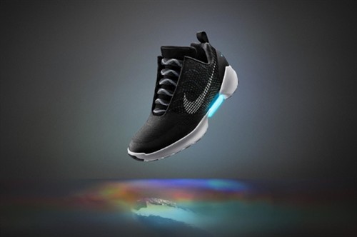 Nike ra mắt giày tự buộc dây thế hệ mới