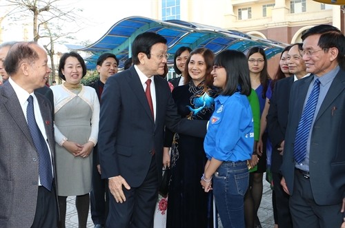 Chủ tịch nước Trương Tấn Sang thăm Đại học Kinh doanh và Công nghệ Hà Nội 