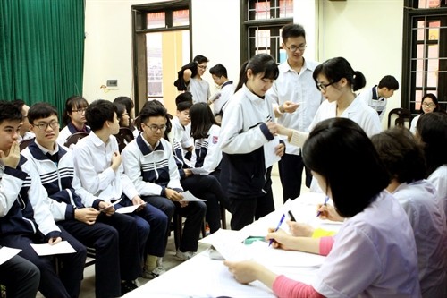 Hà Nội: Chiến dịch Tiêm vắc xin Sởi - Rubella miễn phí cho học sinh THPT