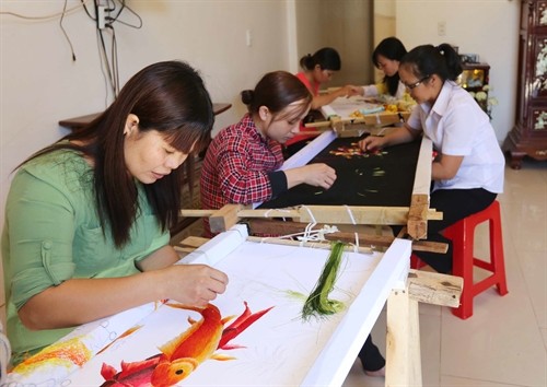 Hiệu quả từ mô hình tổ liên kết “Phụ nữ làm tranh thêu tay” ở Lâm Đồng