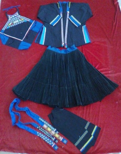 Hoa văn trang trí trên trang phục dân tộc Mông ở Cao Bằng