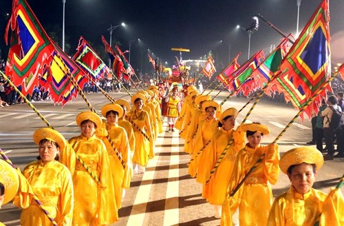 Giỗ Tổ Hùng Vương - Lễ hội Đền Hùng 2016: Sôi động lễ hội dân gian đường phố 