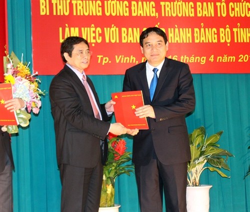Đồng chí Nguyễn Đắc Vinh, Ủy viên Trung ương Đảng, Bí thư thứ nhất Trung ương Đoàn giữ chức Bí thư Tỉnh ủy Nghệ An