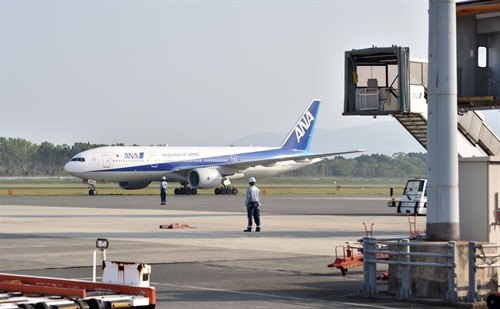 Sau động đất, sân bay Kumamoto mở cửa trở lại cho các chuyến bay thương mại