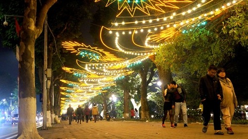 Hà Nội dùng toàn bộ đèn LED chiếu sáng công cộng