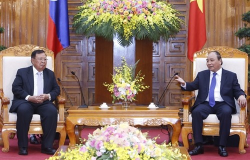 Thủ tướng Chính phủ Nguyễn Xuân Phúc, Chủ tịch Quốc hội Nguyễn Thị Kim Ngân hội kiến Tổng Bí thư, Chủ tịch nước Lào Bun-nhăng Vo-la-chít
