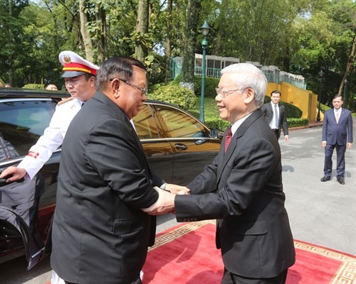 Tổng Bí thư, Chủ tịch nước CHDCND Lào thăm hữu nghị chính thức Việt Nam,