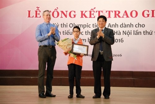 Em Nguyễn Cường Linh giành quán quân Olympic tiếng Anh tiểu học