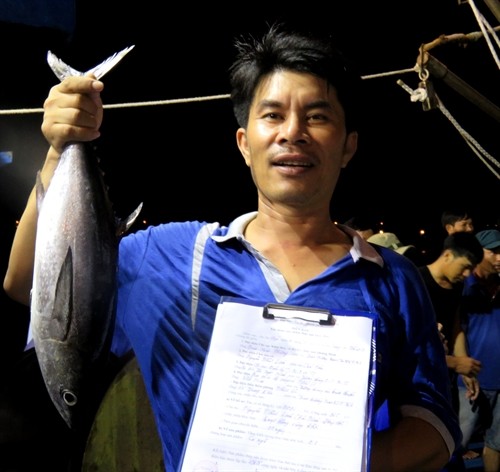 Cấp giấy chứng thực nguồn gốc hải sản cho ngư dân- cách làm hay ở Quảng Binh