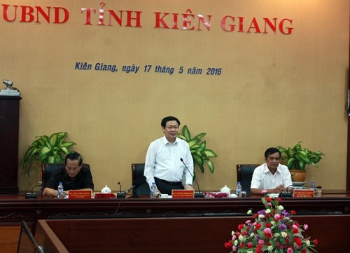 Phó Thủ tướng Chính phủ Vương Đình Huệ làm việc tại hai tỉnh Kiên Giang và Hậu Giang